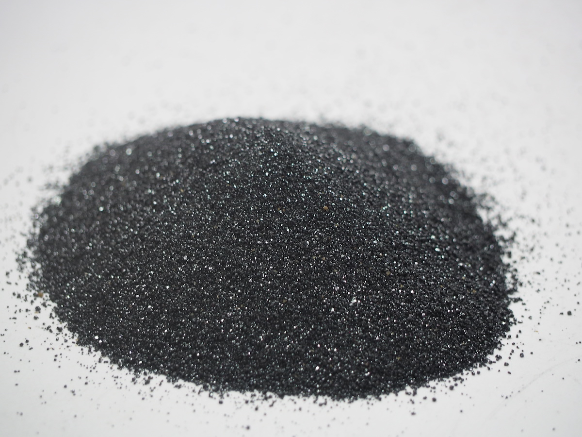 chromite ore.png